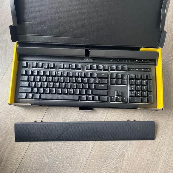 Corsair Gaming Keyboard - Picture 3 of 3